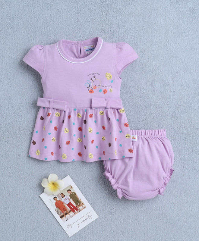 Lilac Girls Cap Sleeves Frock With Panty