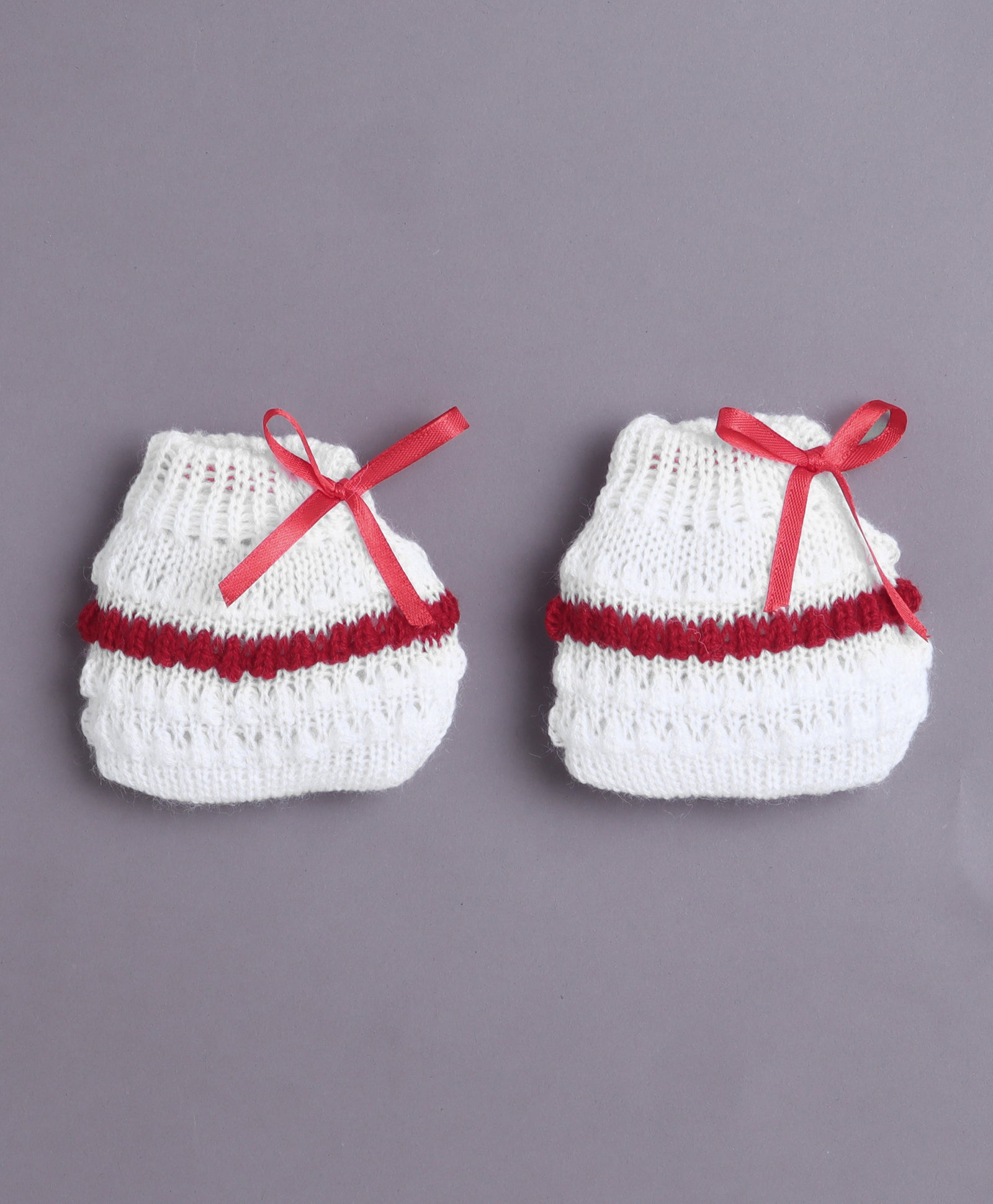 White & Maroon Baby Boys Full Sleeves Acrylic Blend Sweater With Cap & Socks