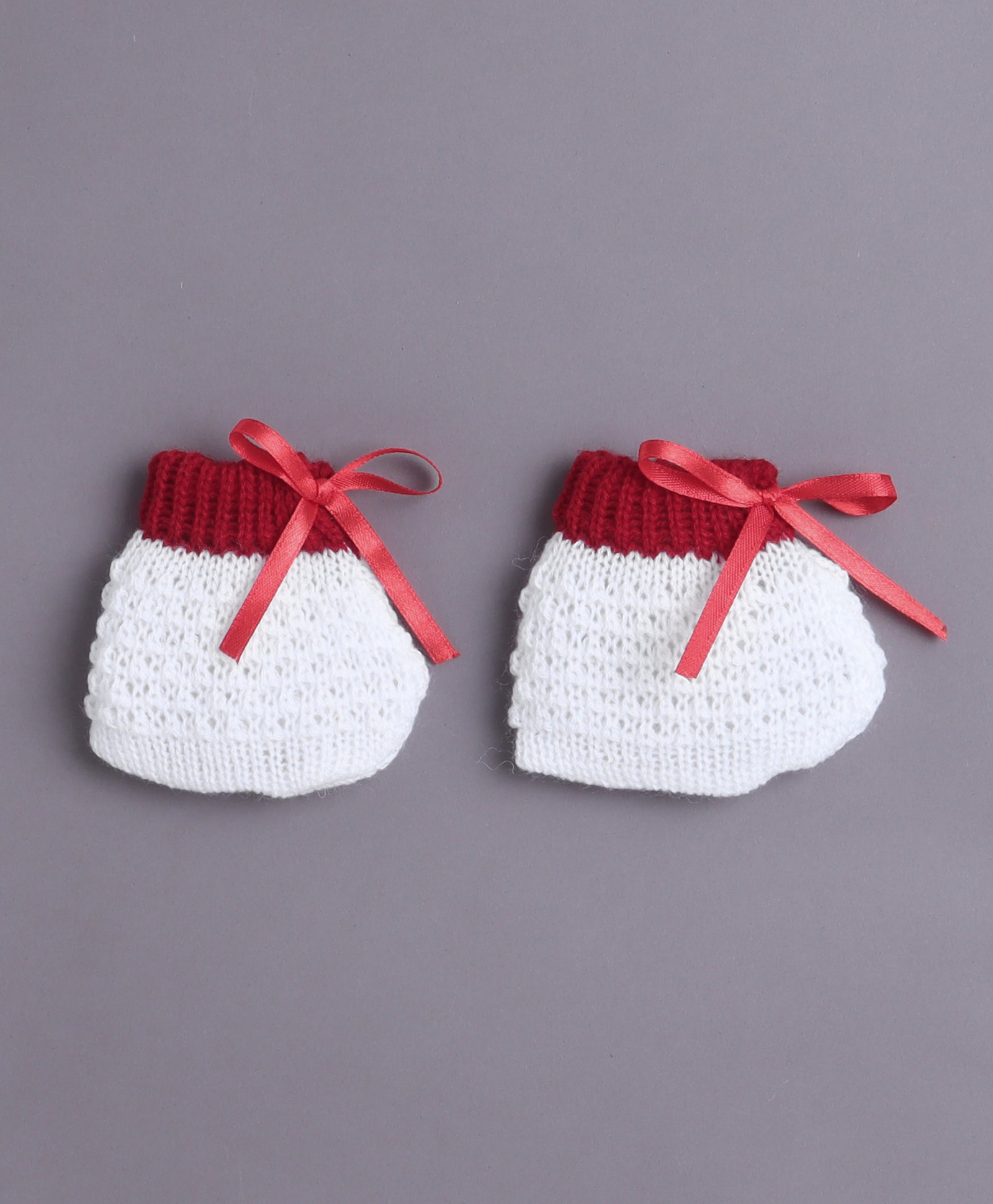 White & Maroon Baby Boys Full Sleeves Acrylic Blend Sweater With Cap & Socks