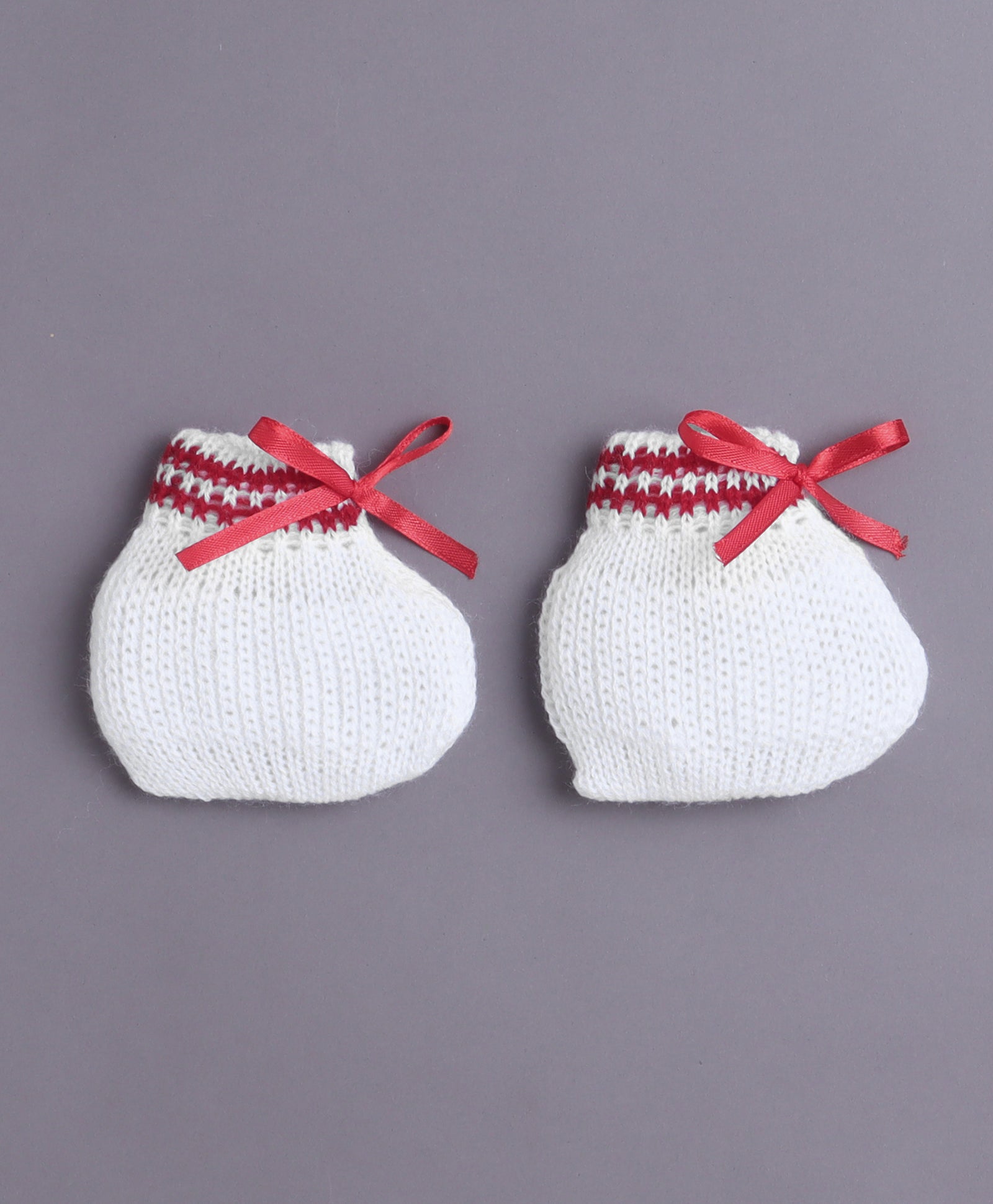 White & Maroon Baby Boys Full Sleeves Acrylic Blend Sweater With Cap & Socks