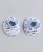 Bumzee White & Sky Blue Animal Print Cap, Mitten & Bootie Set, 100% Cotton, with Mittens (Style Peb8805)