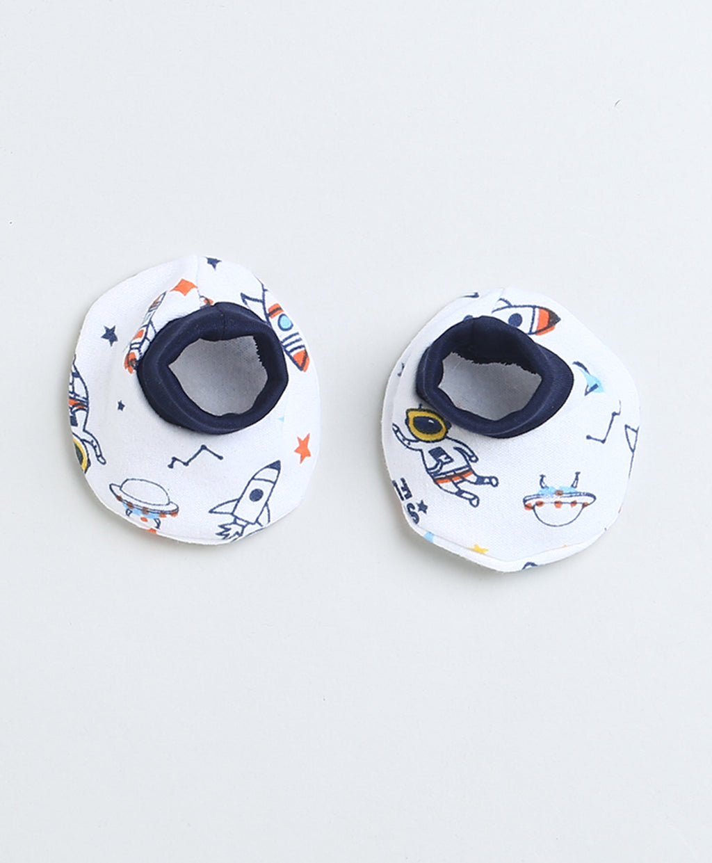 Bumzee White & Navy Graphic Print Cap, Mitten & Bootie Set, 100% Cotton